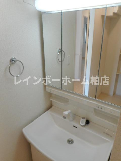 特典：仲介手数料が50％OFFです‼の洗面所
