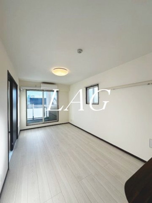【居間・リビング】 | Verona apt | 洋室のお部屋です。
