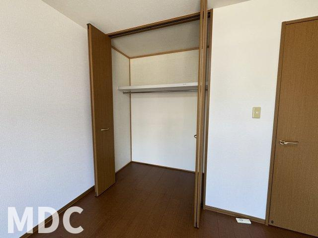 プラザシャルムA棟の収納
