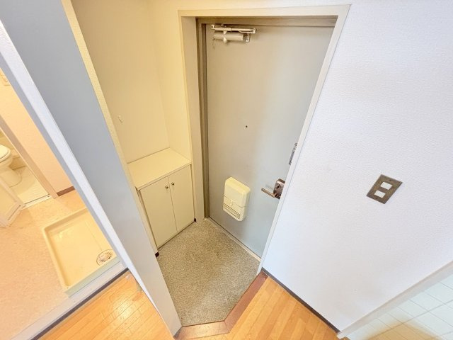 北中島マンションの玄関