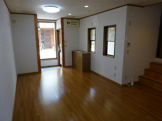 西戸部町貸家の寝室