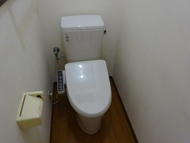 西戸部町貸家のトイレ