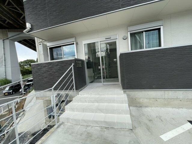 グラン六ツ川のエントランス