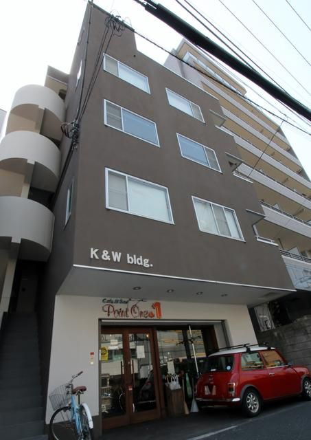 Ｋ＆Ｗ　ｂｌｄｇの外観