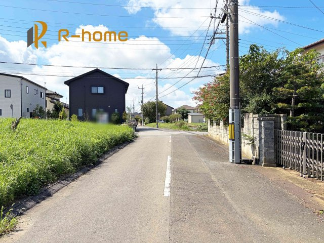 土浦市乙戸南第7　新築戸建て　2号棟の前面道路含む現地写真|周辺環境も併せて案内致します♪
閑静な住宅地で笑顔あふれる新生活！
ぜひ現地へお越しください♪