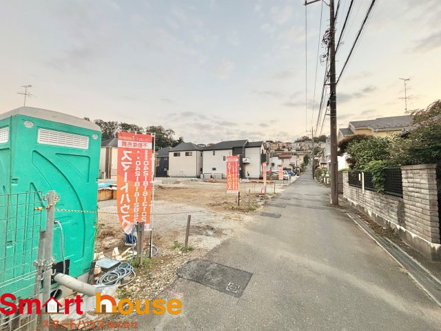 八王子市横川町第44　建築条件無し売地1区画の前面道路含む現地写真