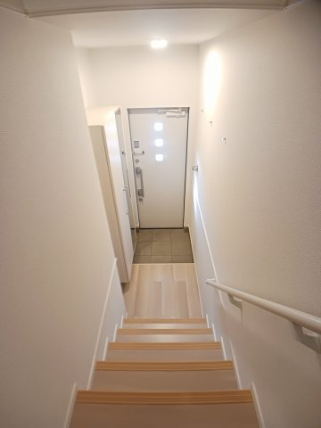 サニーフラット黒岡Ａ棟の玄関