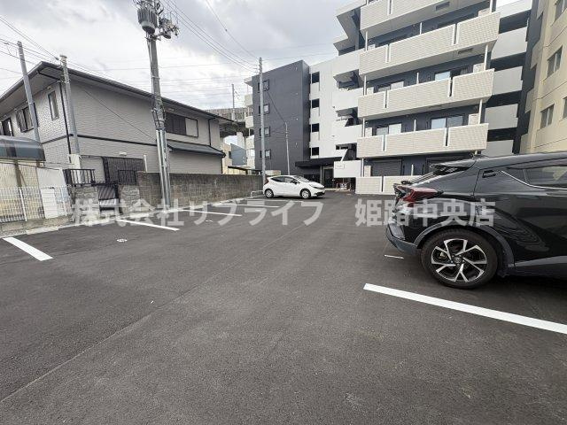 ＭＩＳＴＲＡＬ千代田町の駐車場