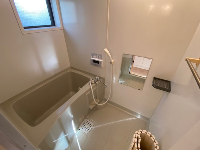 オーべルジュの浴室|別部屋反転間取りのお写真となります。