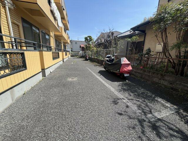 川崎市多摩区宿河原２丁目の賃貸マンションの駐車場