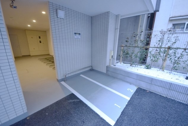 【駐車場】