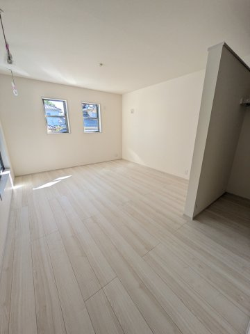 【常磐上湯長谷町第3】　デザイナーズ新築建売住宅　1号棟　新生活応援キャンペーン実施中！の洋室|◆居室の写真です◆　柔らかい陽光が差し込む明るいお部屋を演出☆　使い勝手の良い間取りなので、ご家族の状況の変化にも耐えられますね。