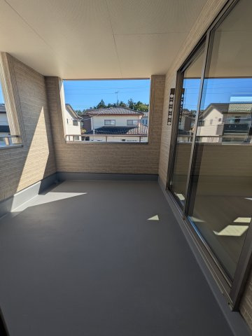 【常磐上湯長谷町第3】　デザイナーズ新築建売住宅　1号棟　新生活応援キャンペーン実施中！のバルコニー|◆バルコニーの写真です◆　
洗濯物から布団まで一度にたくさん干せて便利です♪
眺めのよいバルコニーで、あなただけのリラックスタイムを☆