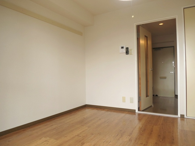 荻原マンションの寝室|６帖のフローリングのお部屋です！