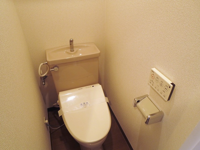 荻原マンションのトイレ|人気の温水洗浄便座です！
