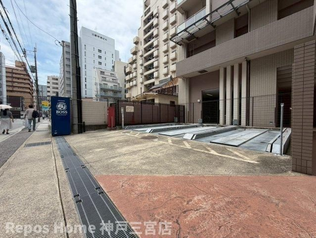 フロイデの駐車場