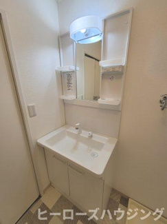 【洗面所】 | レジデンス桜の町 | ※同タイプの写真となり、実際のお部屋とは異なる場合があります