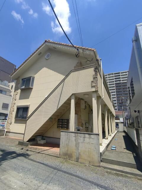 八王子市南新町のアパートの外観