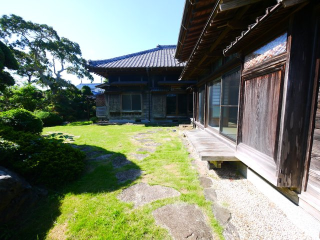 山武郡横芝光町横芝　中古戸建の庭|敷地約373坪  6SDK 庭園本格和風住宅 JR総武本線横芝駅徒歩約7分 