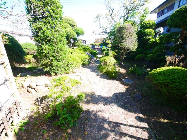 山武郡横芝光町横芝　中古戸建の庭|敷地約373坪  6SDK 庭園本格和風住宅 JR総武本線横芝駅徒歩約7分 