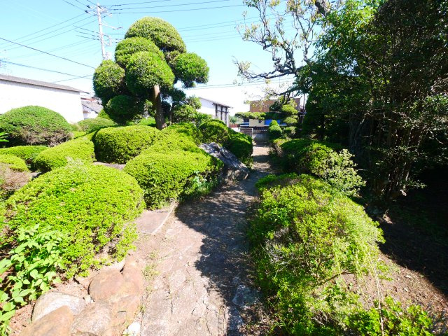 山武郡横芝光町横芝　中古戸建の庭|敷地約373坪  6SDK 庭園本格和風住宅 JR総武本線横芝駅徒歩約7分 