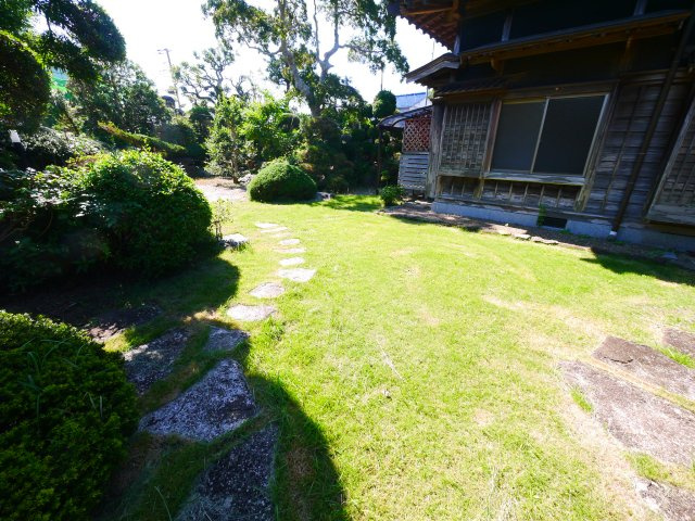 山武郡横芝光町横芝　中古戸建の庭|敷地約373坪  6SDK 庭園本格和風住宅 JR総武本線横芝駅徒歩約7分 