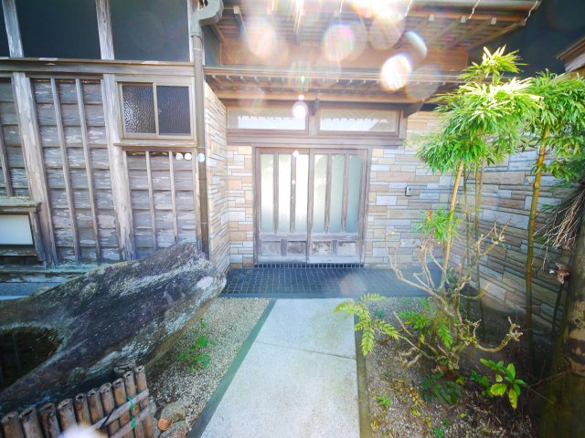 山武郡横芝光町横芝　中古戸建の庭|敷地約373坪  6SDK 庭園本格和風住宅 JR総武本線横芝駅徒歩約7分 