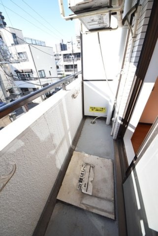 千葉市中央区新宿１丁目の賃貸マンションのバルコニー