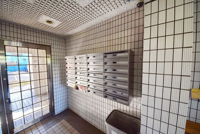 千葉市中央区新宿１丁目の賃貸マンションのロビー
