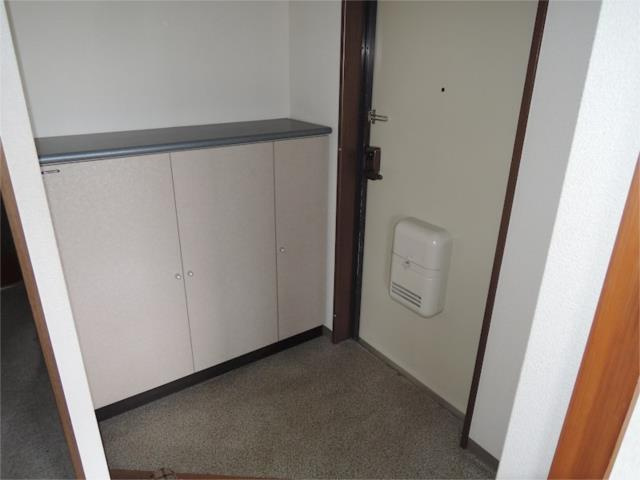 川崎市多摩区中野島１丁目の賃貸マンションの玄関|下駄箱（他室参照）