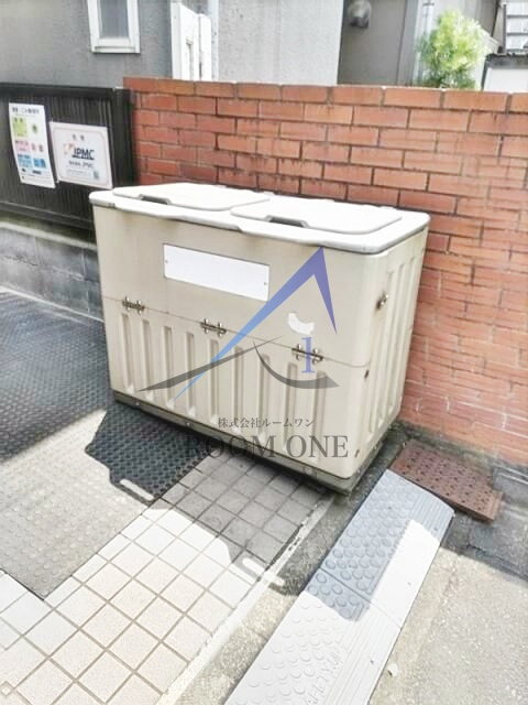 グラド新宿のその他共用部分|敷地内ごみ置き場です。
