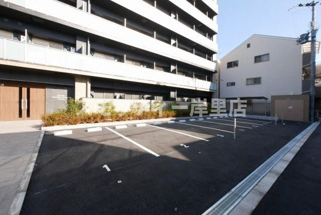 セオリー天王寺南ＤＯＯＲの駐車場