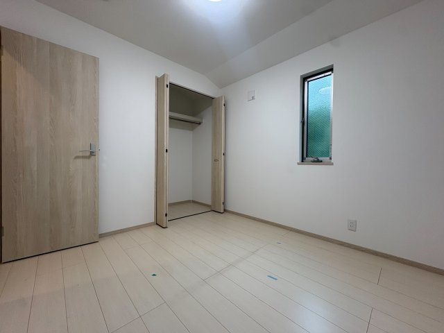 川崎市多摩区東三田２丁目の一戸建ての居間・リビング