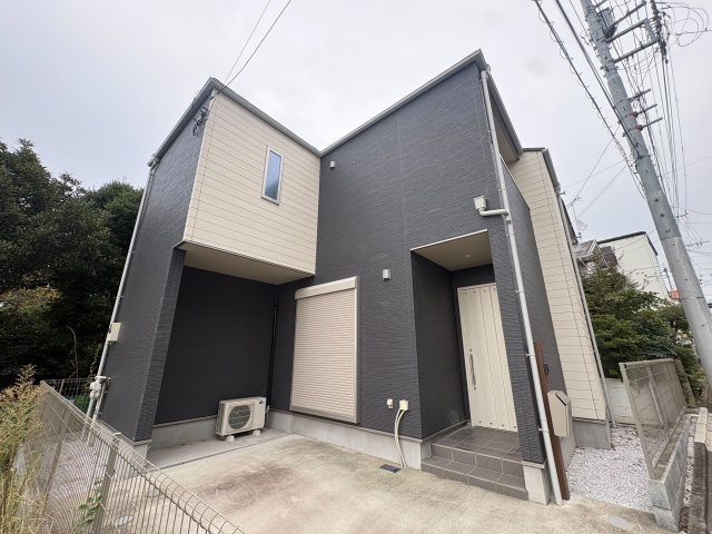 川崎市多摩区東三田２丁目の一戸建ての外観