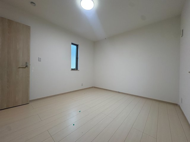 川崎市多摩区東三田２丁目の一戸建ての洋室