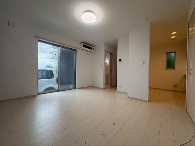 川崎市多摩区東三田２丁目の一戸建ての居間・リビング