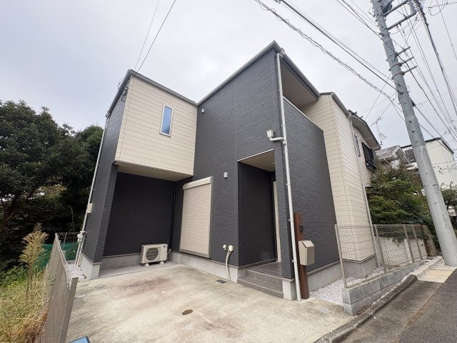 川崎市多摩区東三田２丁目の一戸建ての外観