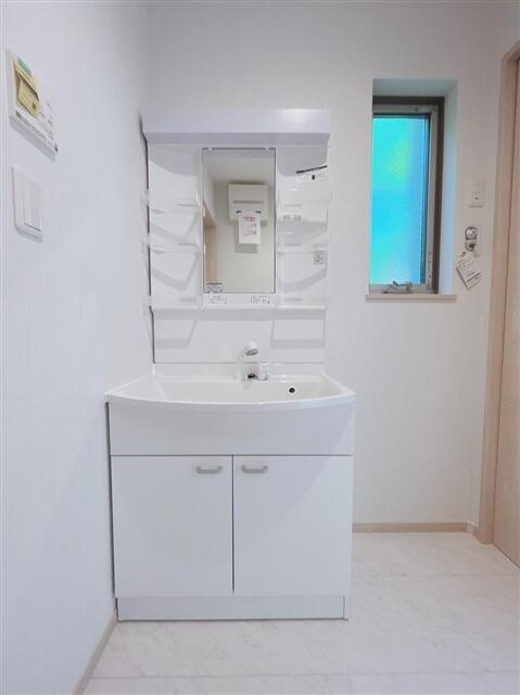 東三田２丁目戸建の洗面所