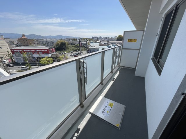 マンションRのバルコニー|陽当たり良好なバルコニーです♪