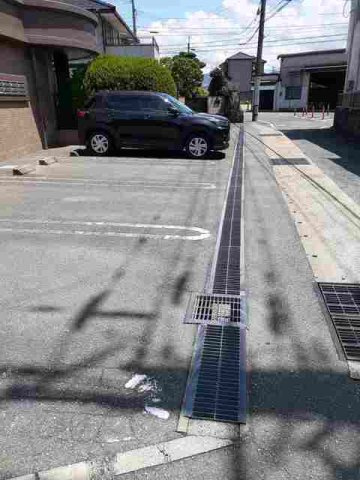 フレグランスの駐車場