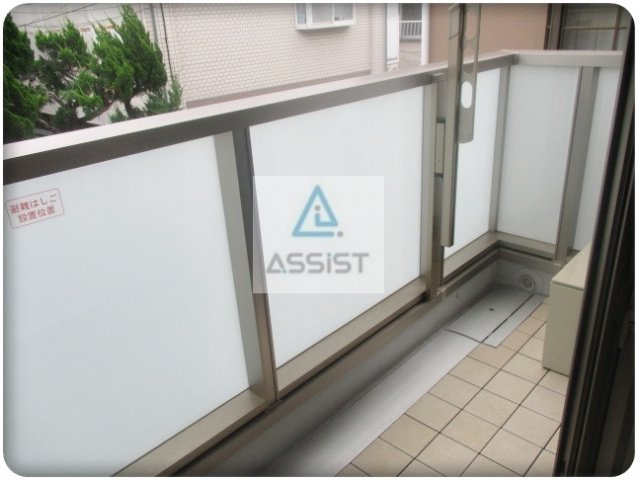 First Maison H・Aのバルコニー|別号室の参考写真です