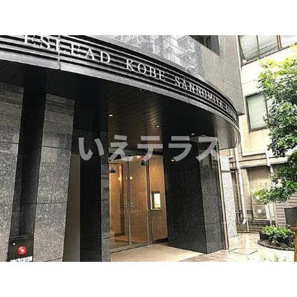 エスリード神戸三宮ラグジェのエントランス