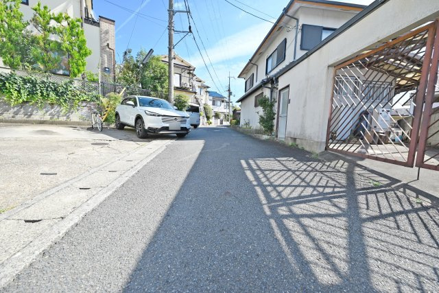 Hapikurutown京都府向日市上植野町山ノ下建築条件付き土地の前面道路含む現地写真|前面道路　北東側　幅員4ｍ