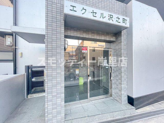 エクセル沢之町のエントランス