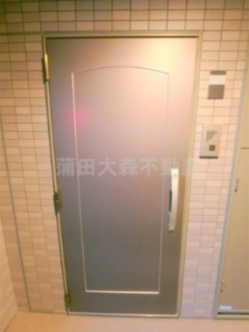 ルーブル蒲田南参番館の玄関