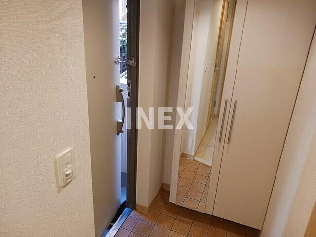 横浜市南区中村町３丁目の賃貸マンションの玄関