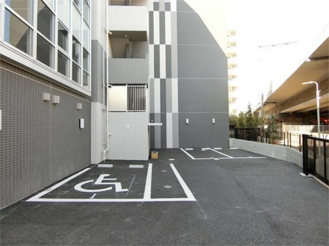 ディアレイシャス東京サウスパレスの駐車場