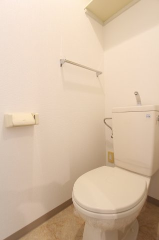 パーク白沢ＳＥのトイレ|ウォシュレットはご入居者様で設置可能です。