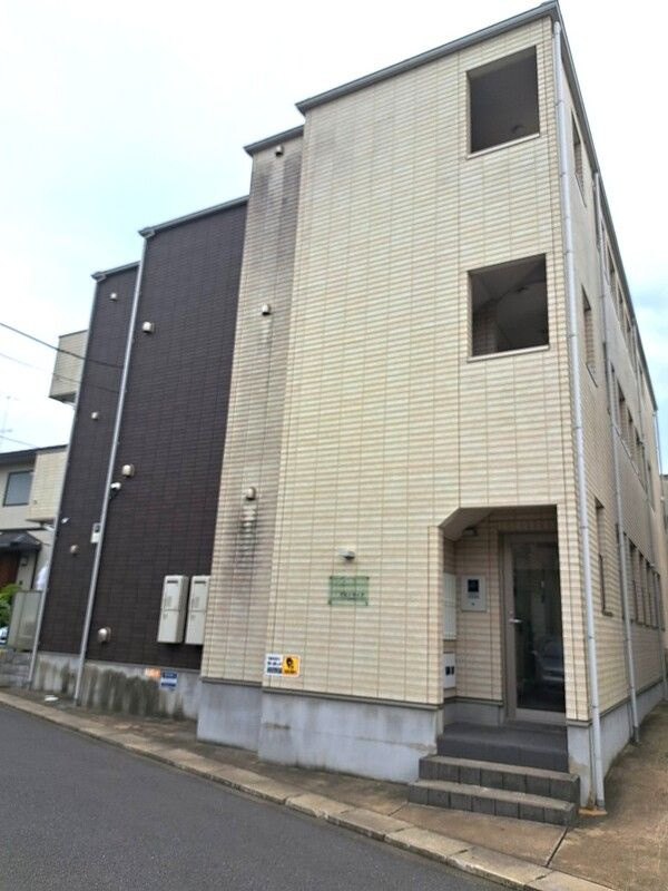 フロンティアの外観