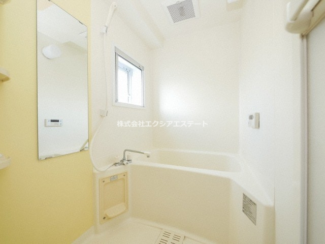 クレイドル西田辺の浴室